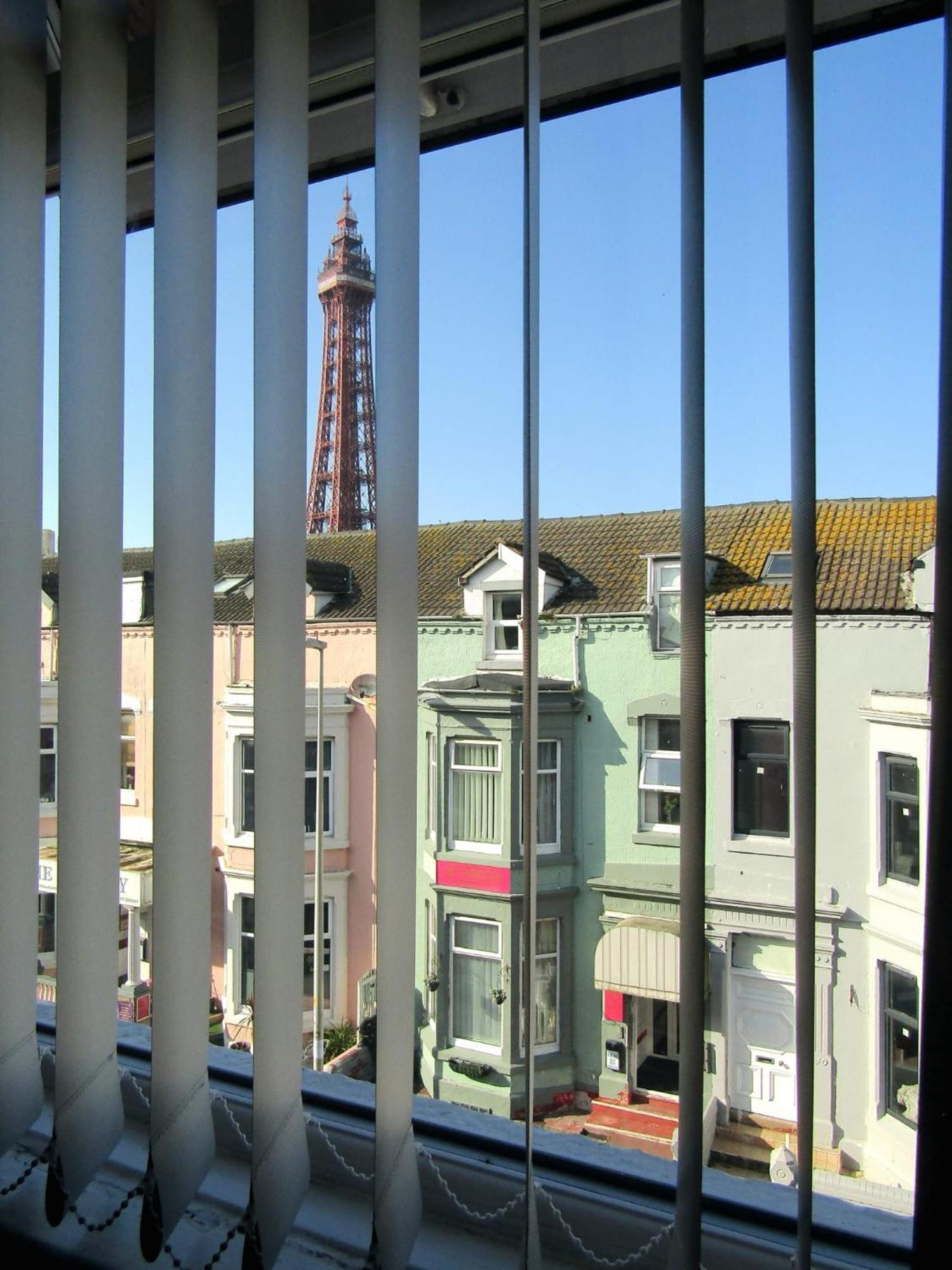 Wilsons Hotel - Blackpool Tower View Экстерьер фото